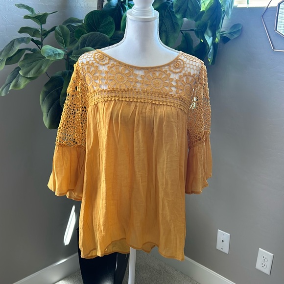 Forgotten Grace Blouse - Picture 1 of 3